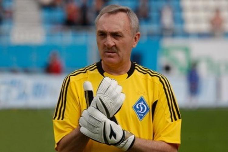 Знаменитый вратарь киевского "Динамо" скончался после нападения в Киеве
