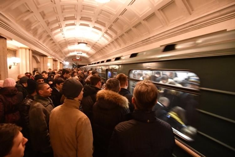 Московских школьников преследует в метро неизвестный педофил