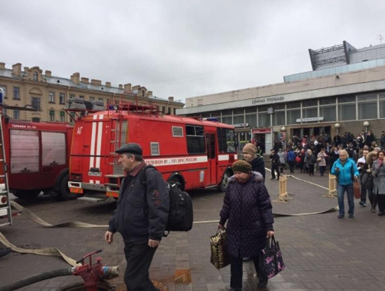 Предполагаемый организатор взрывов в Питере попал на камеры наблюдения (ФОТО)