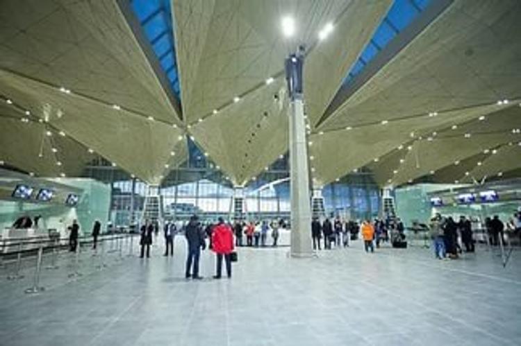 Мать предполагаемого террориста, устроившего взрыв, прилетела в Петербург