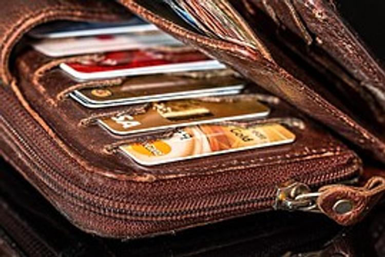 У россиян с банковскими карточками за рубежом могут возникнуть проблемы