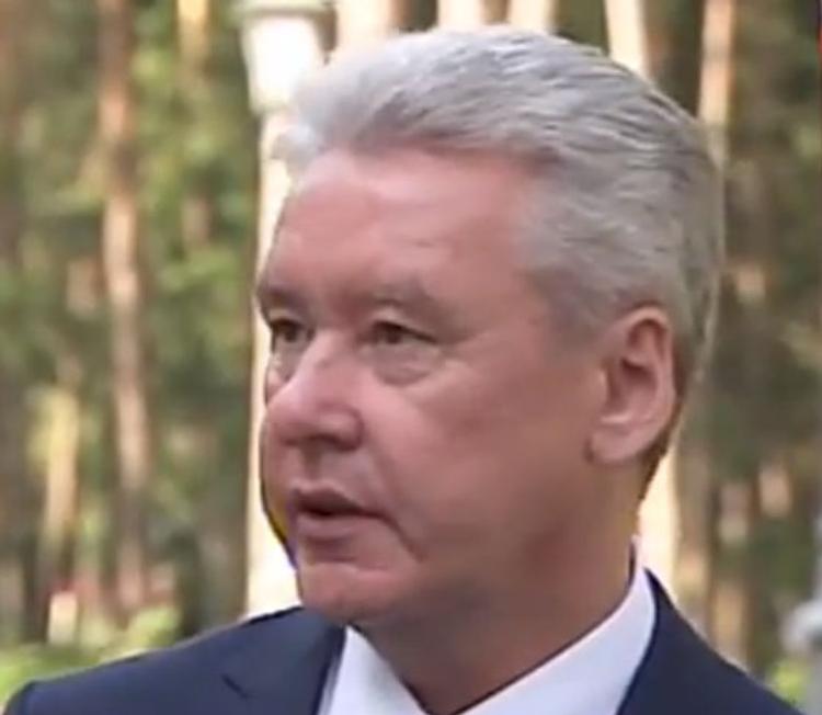 Собянин назвал "дурью" информацию о переселении из пятиэтажек в новую Москву