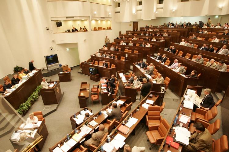 В Совфеде пригрозили ответить на американские санкции против российских СМИ