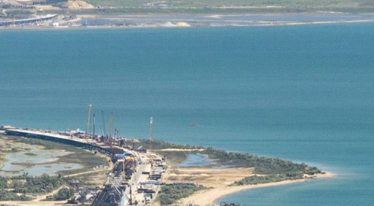 Житель Саратова пытался пересечь Керченский пролив на плоту из бутылок