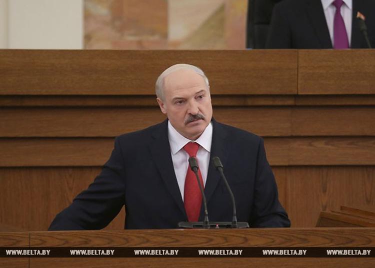 Лукашенко намерен заставить работать 300 тысяч белорусов