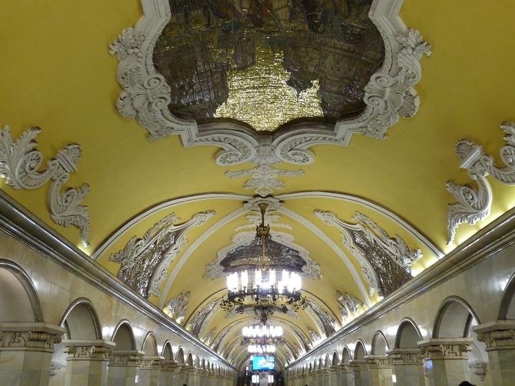 В часы пик сотрудники метро будут дежурить на станциях для помощи пассажирам