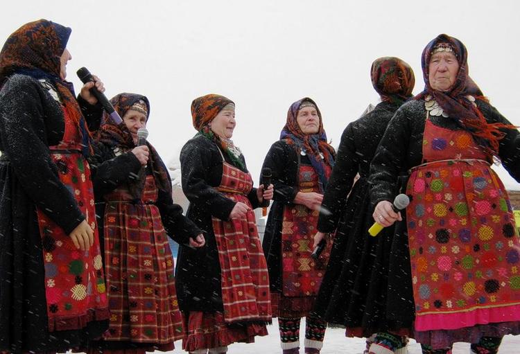 Во время выступления на "бурановскую бабушку" свалилась музыкальная колонка