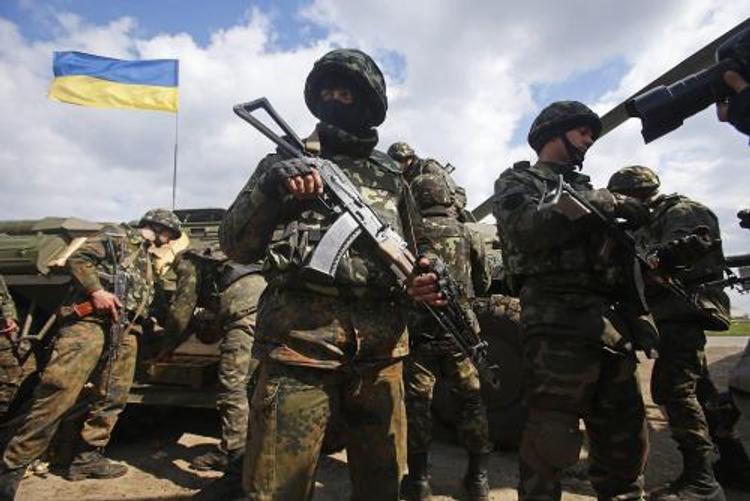 Украинская армия перегруппировывается у крымских границ