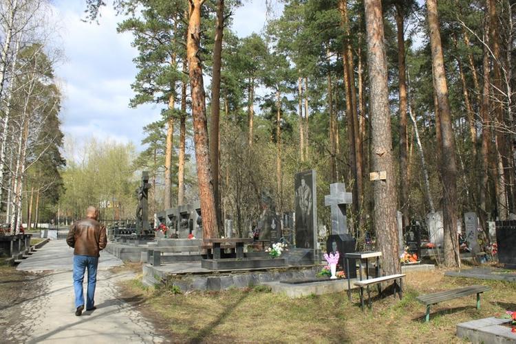 Взяточник с кладбища на Широкой речке в Екатеринбурге получил 10 лет