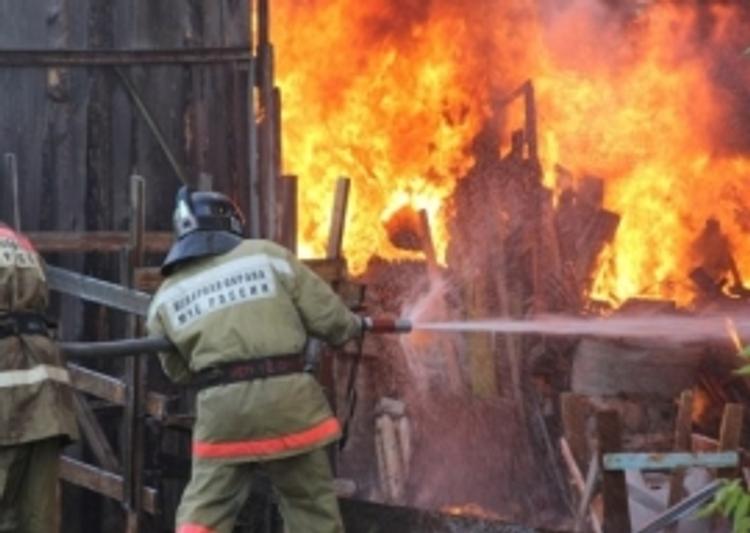 Пожар произошел на рынке "Восточный" в Ростове-на-Дону