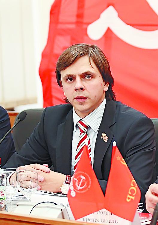Красные крылья над страной