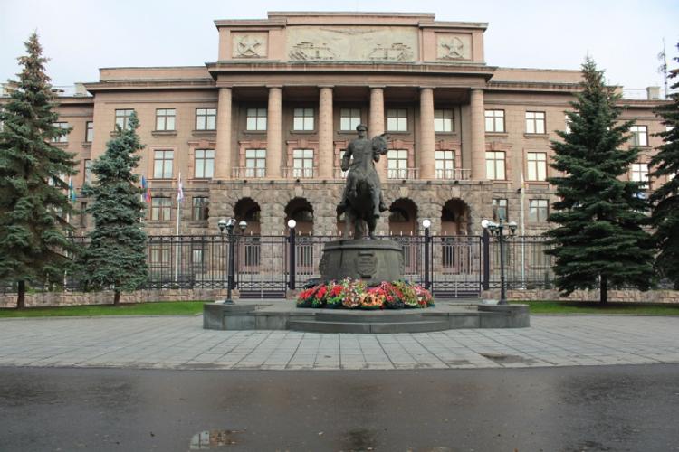 Свердловский губернатор встретился с новым командующим ЦВО