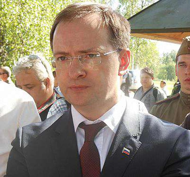 Мединский не покупает криптовалюту и не любит рэпера Гнойного