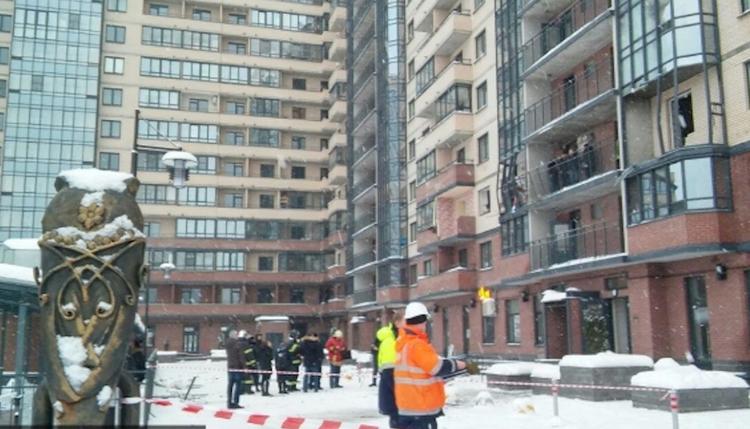 В жилом доме Петербурга на улице Репищева прогремел взрыв: ранено 3 человек