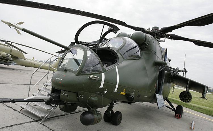 Экипажи вертолетов Ми-35М на Кубани приступили к отработке сложного пилотажа