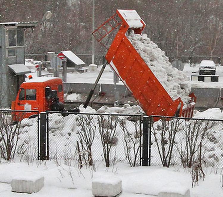 Весна пришла в Москву со снегом