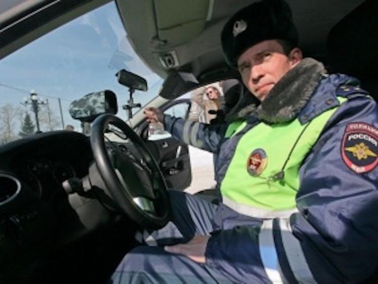 Мужчина украл у гаишников видеорегистратор, который зафиксировал правонарушение