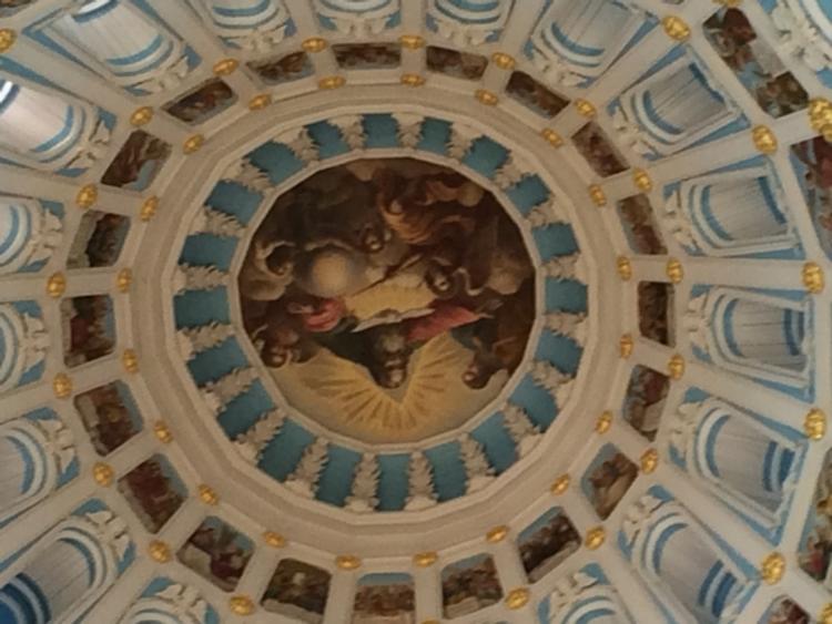 В сетях обсуждают фото Волочковой с возлюбленным в мужском монастыре