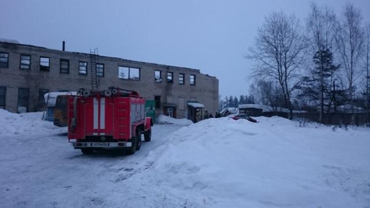 В Костромской области из-за снега обрушилась крыша автобусного предприятия