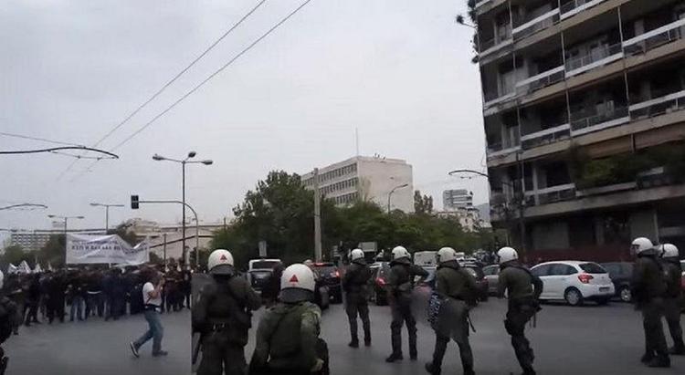 В Греции митингующие против ударов по Сирии "напали" на Трумэна
