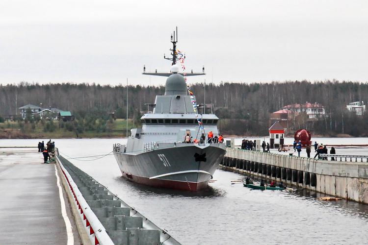 В Санкт-Петербурге спустили на воду малый ракетный корабль "Шквал"