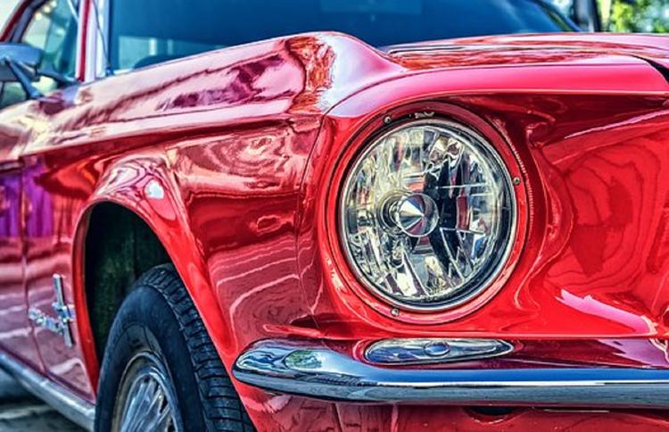 Ученые считают шикарные автомобили помехой серьезным отношениям
