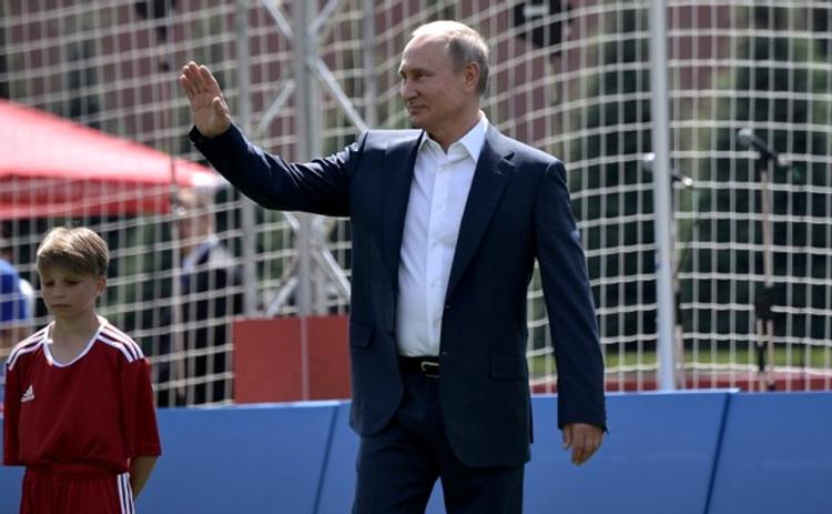 Путин назвал российских футболистов героями