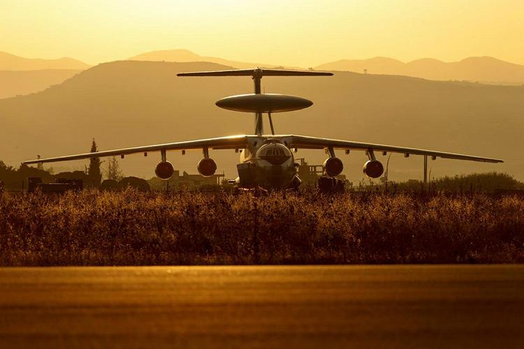 Российские ПВО уничтожили два неизвестных беспилотника у базы Хмеймим