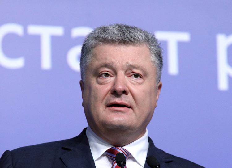 Порошенко назвал сенатора Маккейна "великим другом" Украины