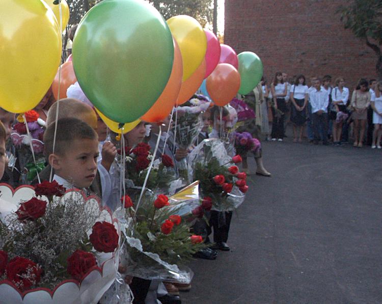В Сургуте первоклассникам раздали дневники с грубой ошибкой в гербе России