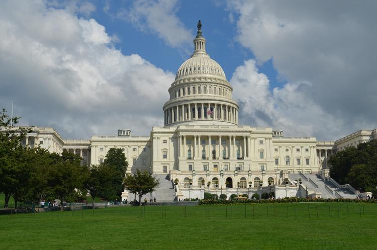 Однополярный мир Америки под угрозой, заявили в США