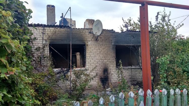 Украинские военные подпалили дом с женщиной