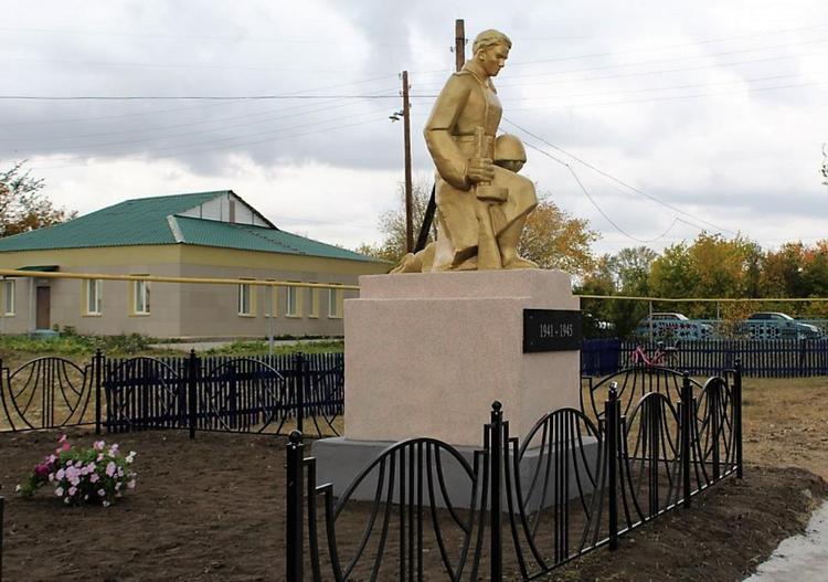 РМК помогла школьникам Южного Урала восстановить мемориал героям войны