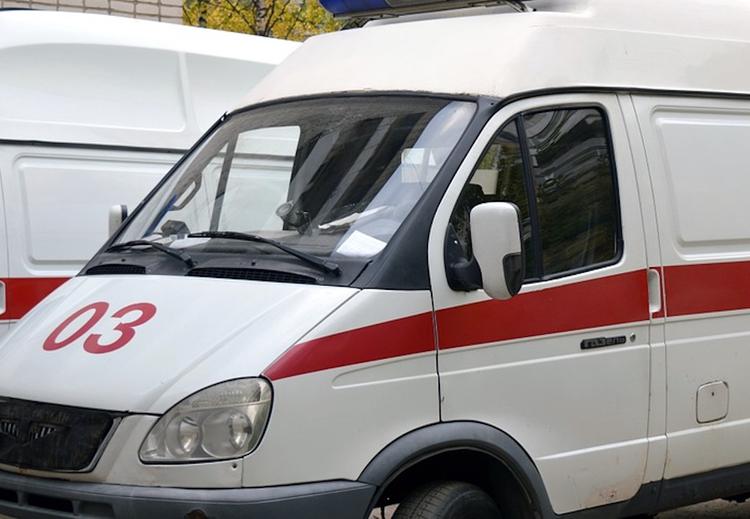 Под Волгоградом пенсионер погиб при падении бруска в ходе ремонта крыши
