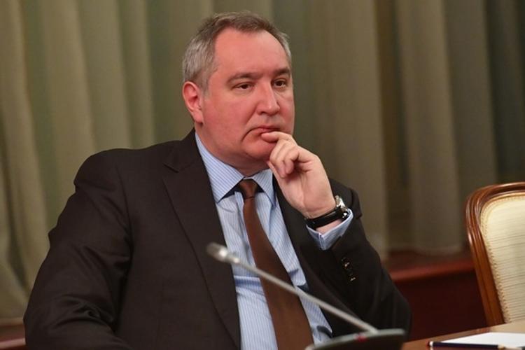 Рогозин: Отверстие в обшивке корабля "Союза" могли сделать на Байконуре