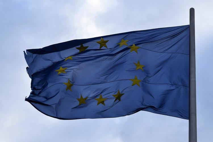 Политолог назвал анекдотической реакцию ЕС на санкции РФ против Киева