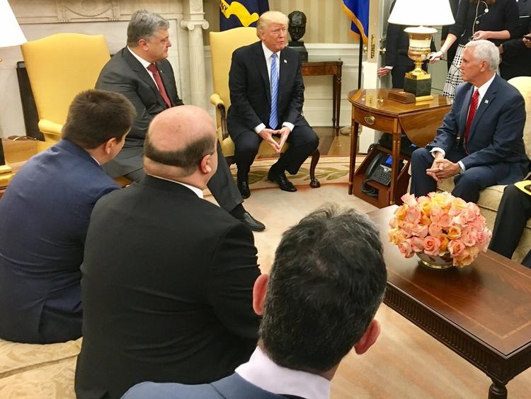 Политолог: "Трамп не укрепил свои позиции, а лишь сохранил их"