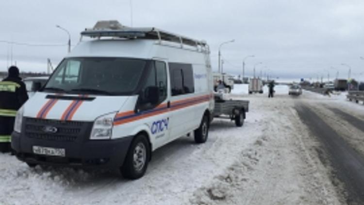 В Краснодарском крае из-за непогоды на трассе заблокированы сотни автомашин
