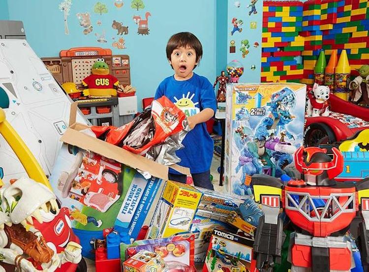 Самым богатым в мире блогером оказался 7-летний американец