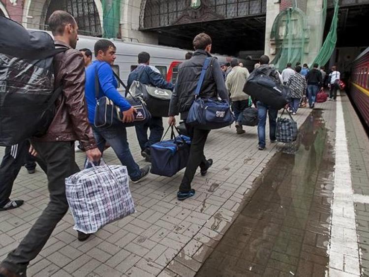 В Киеве объяснили причину бегства украинцев в Россию на заработки