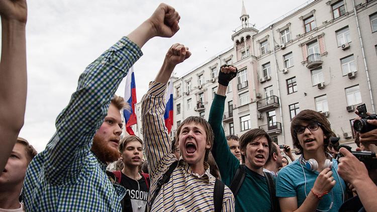 Какие формы протеста против местных властей изобретают в провинции