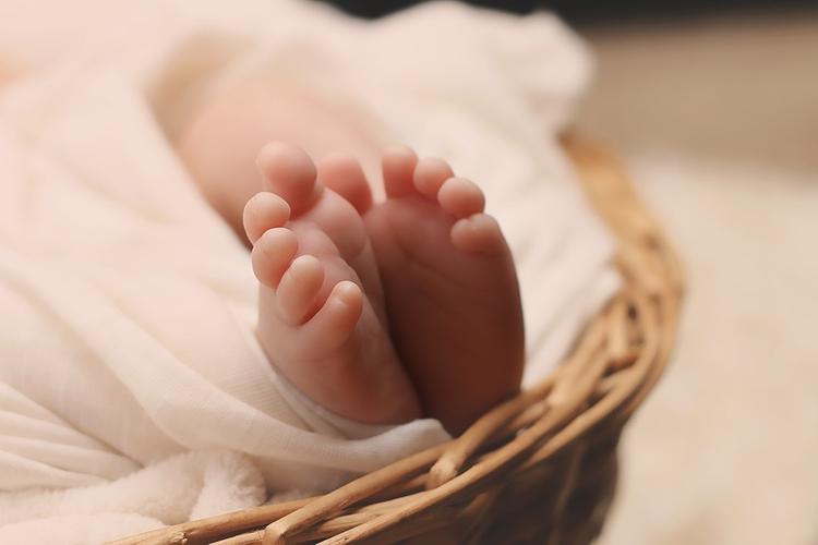 Марию Порошину с сыном из роддома забрали мама и дочки