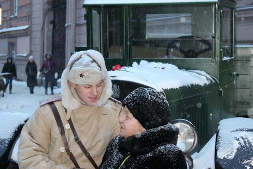 В Петербурге проходит парад в честь 75-летия снятия блокады Ленинграда