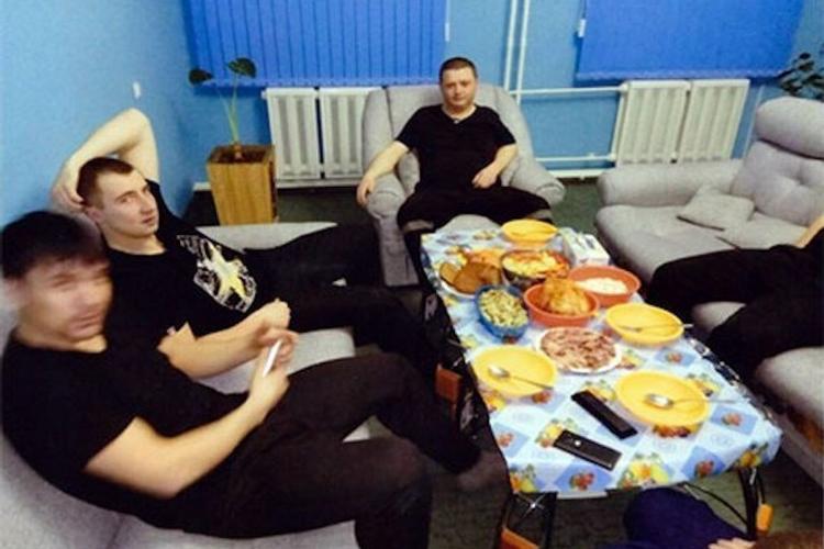Ролик о "нечеловеческих условиях содержания" члена Цапковской ОПГ возмутил всех