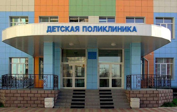 Кировские врачи ультиматумом вызволили своего главврача из тюрьмы