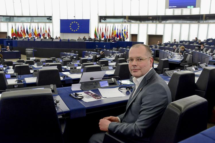 Евродепутат Мамыкин: один раз я пришёл в Европарламент в разных носках