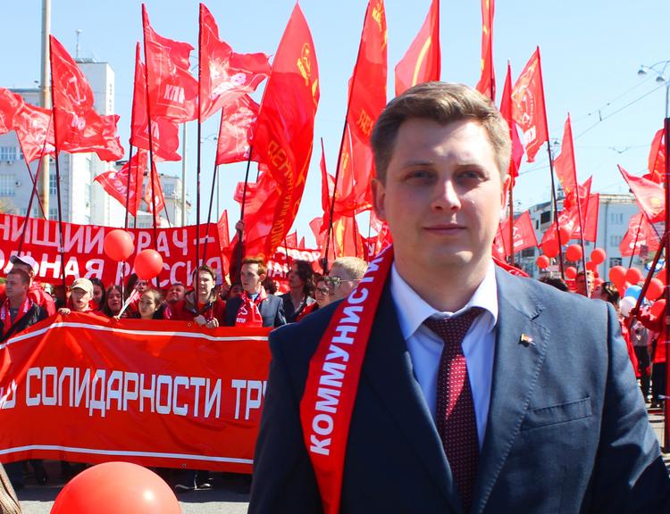 Как суровые уральские коммунисты подрались с комсомольцами по идейным соображениям