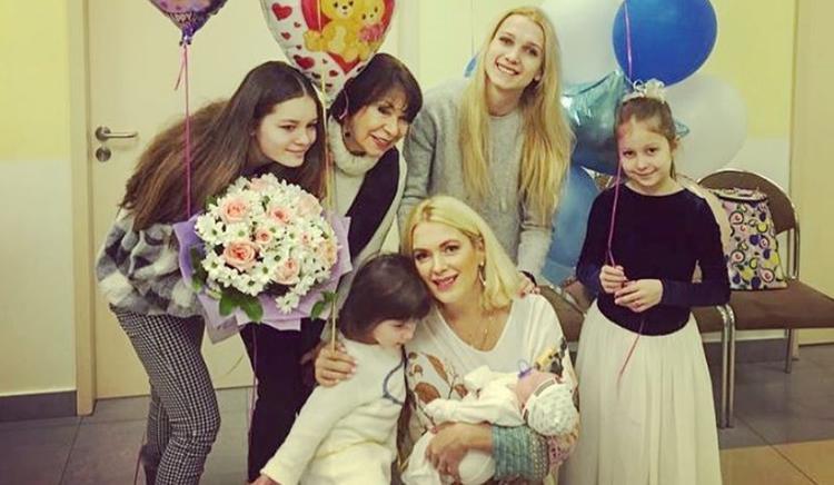 Порошина рассказала, как назвала пятого ребёнка