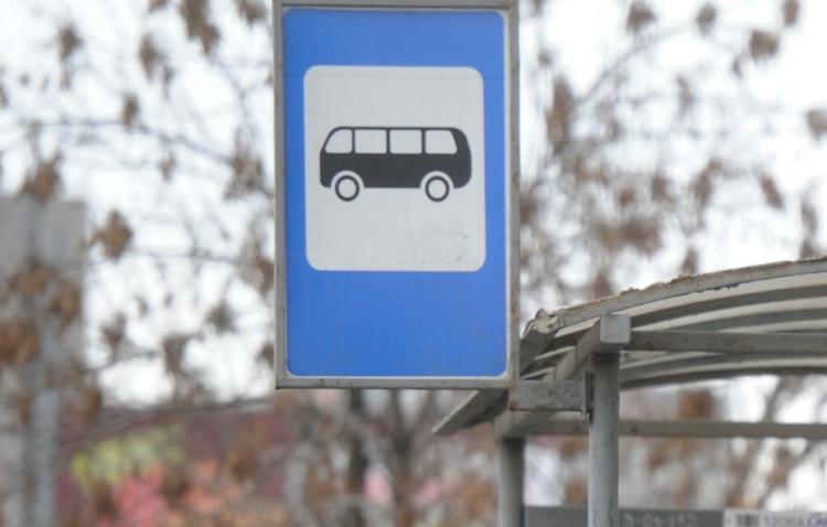 Под остановкой транспорта на юго-востоке Москвы провалился грунт