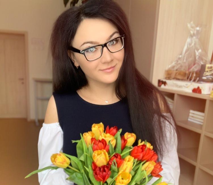 В Кемерово учительница 1 апреля пришла на работу в школу в костюме панды